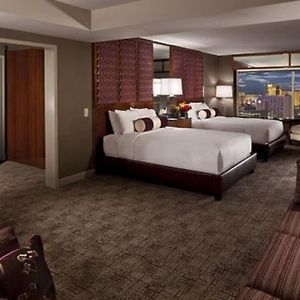 Executive Queen Room